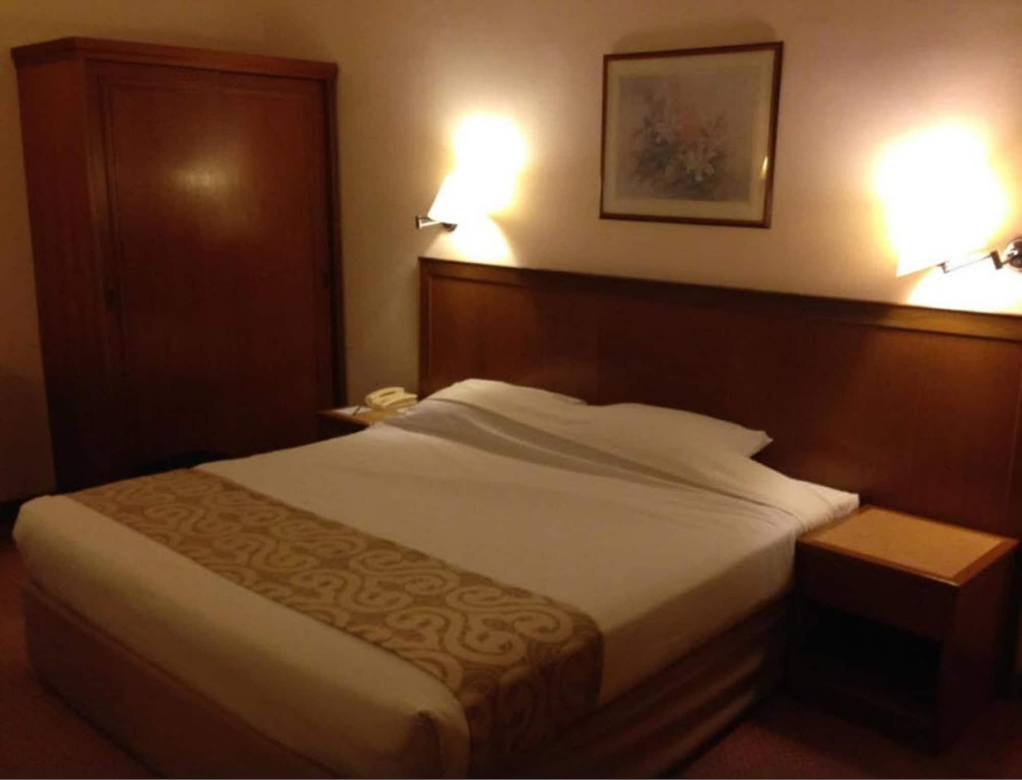 Empress Hotel Sepang Exterior photo